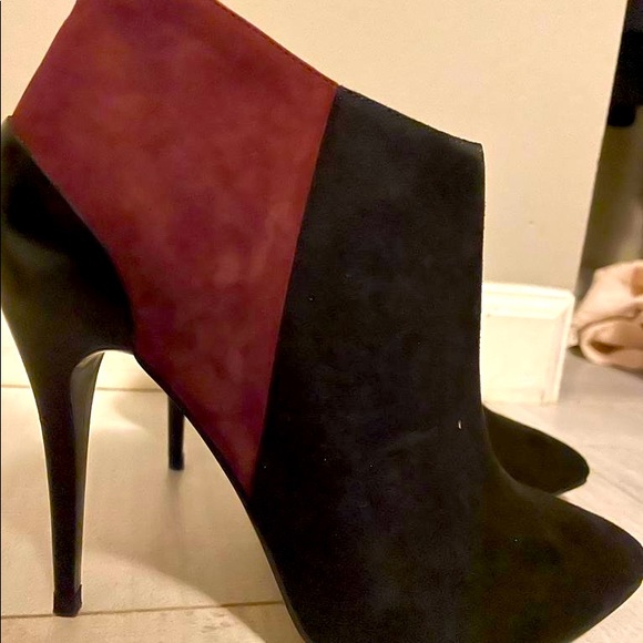 ALDO New Pointed Toe Ankle Boots - Picture 2 of 8